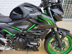 2025 Kawasaki Z500 SE Black