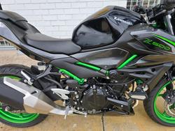 2025 Kawasaki Z500 SE Black