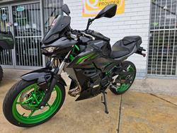 2025 Kawasaki Z500 SE Black