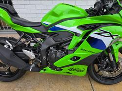 2026 Kawasaki NINJA 400 ZX-4RR KRT ZX400STFAN Green
