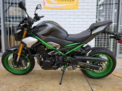 2025 Kawasaki Z900 SE GREY