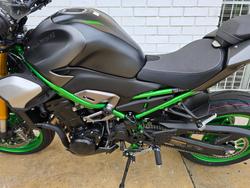 2025 Kawasaki Z900 SE GREY