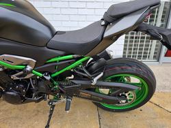 2025 Kawasaki Z900 SE GREY