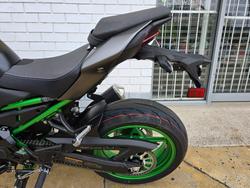 2025 Kawasaki Z900 SE GREY