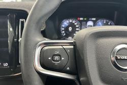 2021 Volvo XC40 T4 Momentum