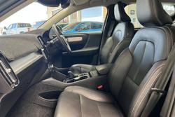 2021 Volvo XC40 T4 Momentum