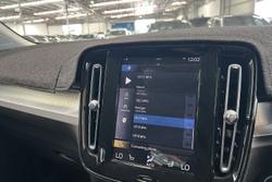 2021 Volvo XC40 T4 Momentum
