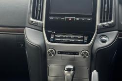 2017 Toyota Landcruiser VX