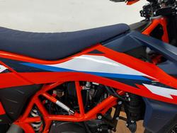 2024 Ktm 690 SMC R ORANGE