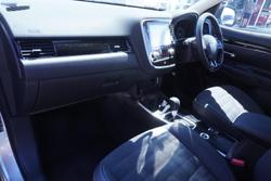 2019 Mitsubishi Outlander ES