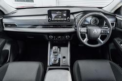 2024 Mitsubishi Outlander ES