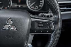 2024 Mitsubishi Outlander ES