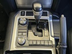 2018 Toyota Landcruiser VX VDJ200R 4X4 Dual Range Glacier White