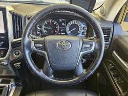 2018 Toyota Landcruiser VX VDJ200R 4X4 Dual Range Glacier White