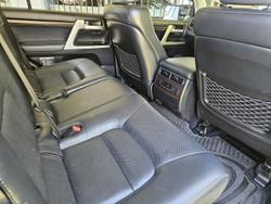 2018 Toyota Landcruiser VX VDJ200R 4X4 Dual Range Glacier White