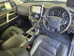 2018 Toyota Landcruiser VX VDJ200R 4X4 Dual Range Glacier White