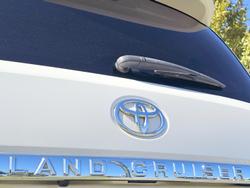 2018 Toyota Landcruiser VX VDJ200R 4X4 Dual Range Glacier White