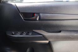 2022 Toyota Hilux SR