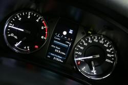 2025 Toyota Hilux SR