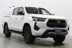 2025 Toyota Hilux SR