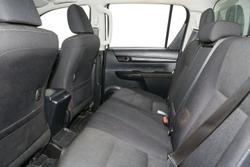 2025 Toyota Hilux SR