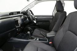 2025 Toyota Hilux SR