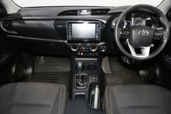 2025 Toyota Hilux SR