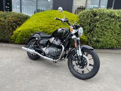 2026 Royal Enfield SUPER METEOR 650 Interstella Green