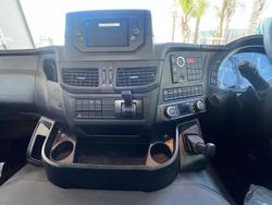 2025 Iveco S-Way AT600