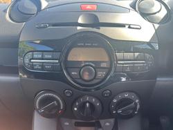 2014 Mazda 2 Neo Sport