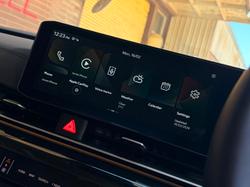 2024 Kia Carnival GT-Line HEV