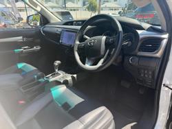 2023 Toyota Hilux SR5