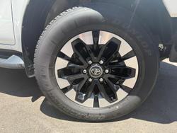 2023 Toyota Hilux SR5