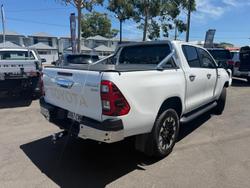 2023 Toyota Hilux SR5