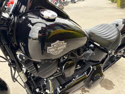 2017 HARLEY-DAVIDSON FLSS SOFTAIL SLIM S Black