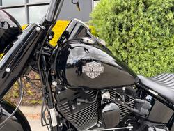 2017 HARLEY-DAVIDSON FLSS SOFTAIL SLIM S Black