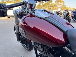 2017 HARLEY-DAVIDSON FXSB SOFTAIL BREAKOUT Red