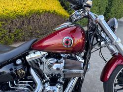 2017 HARLEY-DAVIDSON FXSB SOFTAIL BREAKOUT Red