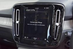 2023 Volvo XC40 Ultimate B4 Bright