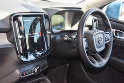 2023 Volvo XC40 Ultimate B4 Bright