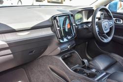 2023 Volvo XC40 Ultimate B4 Bright