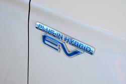 2018 Mitsubishi Outlander PHEV ES ADAS