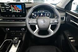 2025 Mitsubishi Outlander LS