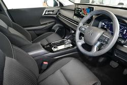 2025 Mitsubishi Outlander LS