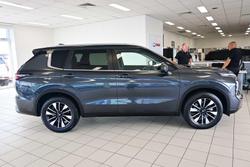 2025 Mitsubishi Outlander LS