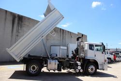 2013 Iveco Acco 2350G 280 WHITE