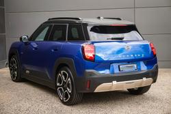 2024 MINI Aceman SE Favoured