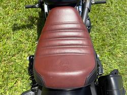 2018 INDIAN SCOUT BOBBER THUNDER BLK SMOKE Black