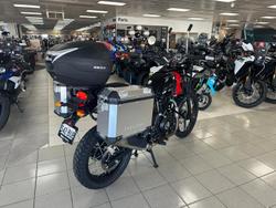 2022 Royal Enfield Himalayan E5 Premium Himalayan Black
