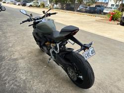 2022 DUCATI STREETFIGHTER V2 Green